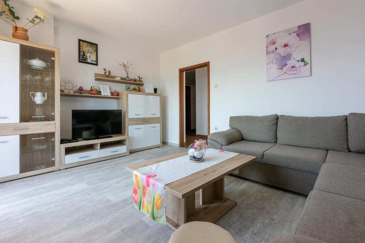 דראמליי Apartments Melita מראה חיצוני תמונה